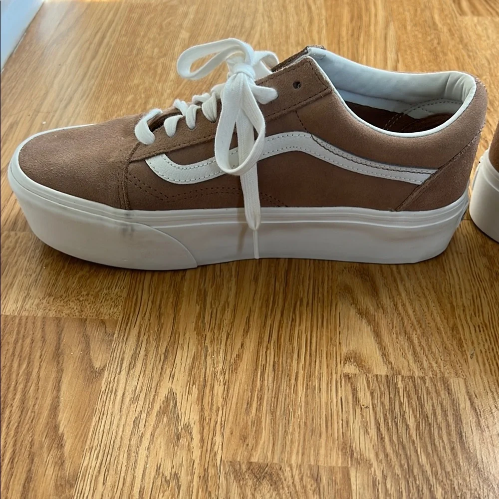 Vans Women’s Old Skool Stacked Suede Sneakers - Picture 8 of 10